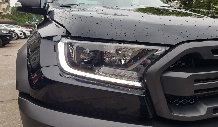 Đèn Xe Ford Ranger Raptor Màu Đen 2021 Tại Ford Hà Đông