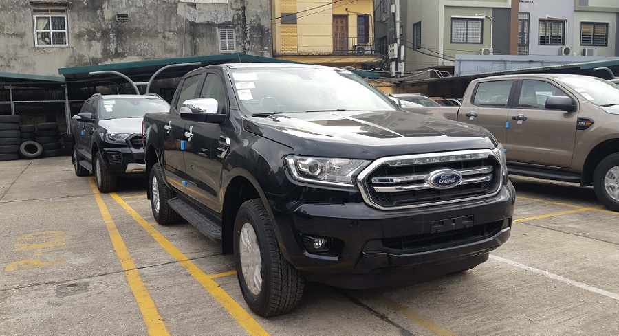 Ford Ranger XLT Hai Cầu Màu Đen
