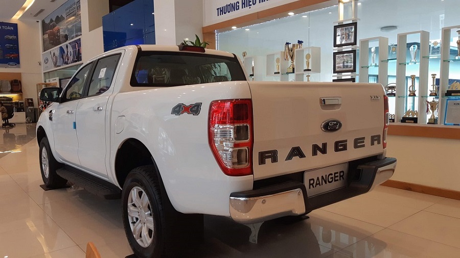 Ford Ranger XLT Hai Cầu Màu Trắng Mới