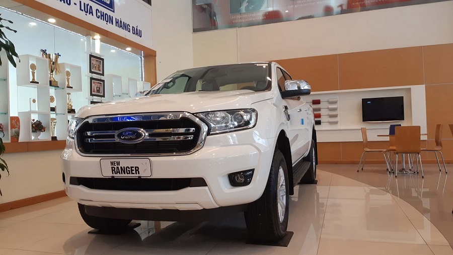 Ford Ranger XLT Hai Cầu Màu Trắng Mới