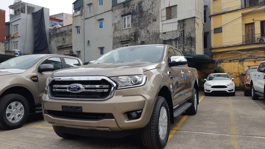 Ford Ranger XLT Màu Ghi Vàng Mới Tại Mua Bán Xe Ford