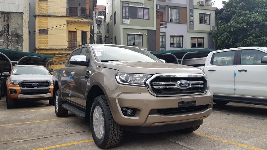 Ford Ranger XLT Màu Ghi Vàng Mới Tại Mua Bán Xe Ford