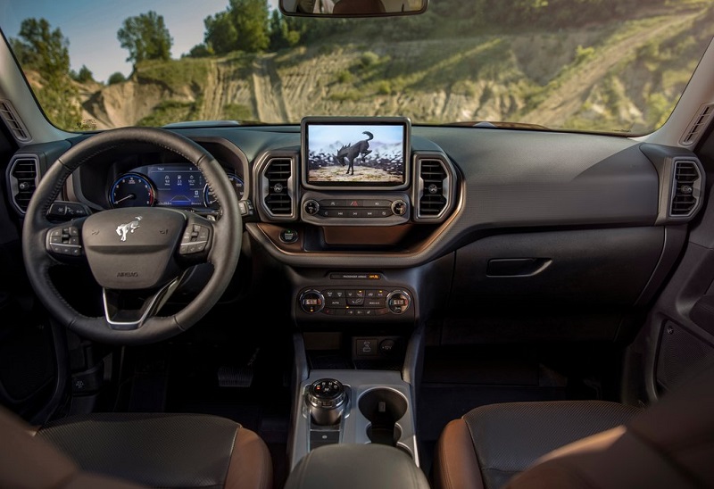 ford Bronco 2021 với lội thất mới