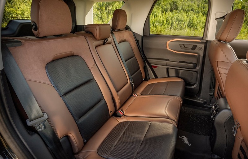 Ford Bronco 2021 Thiết kế hàng ghế thứ 2